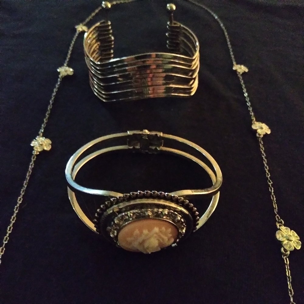 Silvertone and floral jewelry lot